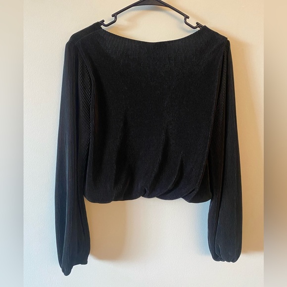 ASTR The Label Pleated V Neck Long Sleeve Blouse - Picture 2 of 6